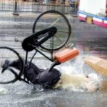 656479327Falling_From_Bicycle_1